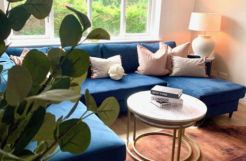 St. Margarets and North Twickenham Apartment | Bright modern flat in central Twickenham