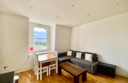 Vassall Apartment | Bright, Modern Flat in Brixton