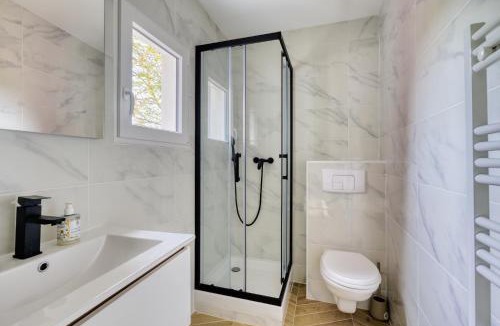 Issy-les-Moulineaux Apartment | Bright modern studios just minutes from Paris