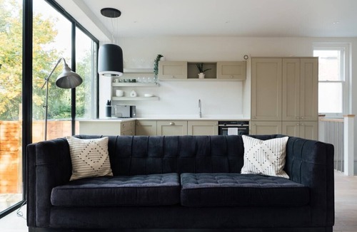 Forest Hill Apartment | Bright & Modern | Honor Oak Apt