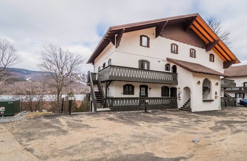 Mont-Tremblant Apartment | Bright & Modern Lac Tremblant Condo + Views