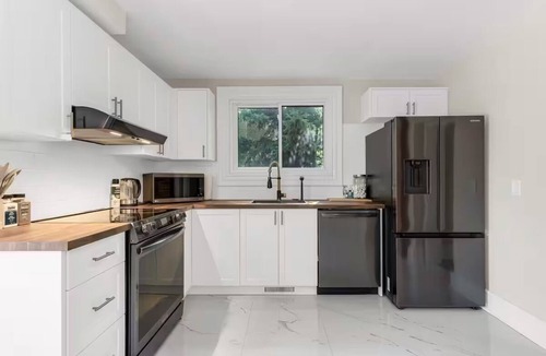 Downtown Apartment | Bright & Modern Loft w/Patio, By Falls & Wineries