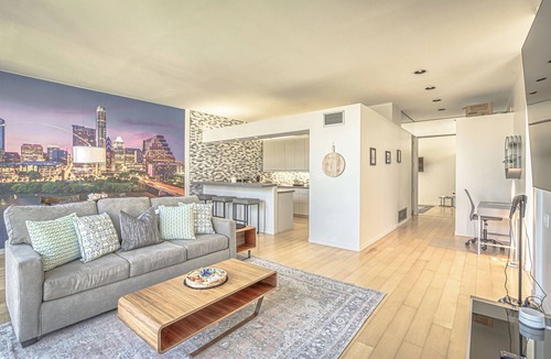 Dawson House | Bright & Modern One Block from S. Congress & DT Austin