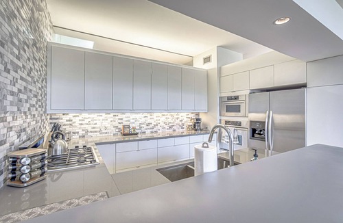 Dawson House | Bright & Modern One Block from S. Congress & DT Austin