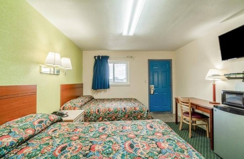 Boise City Hotel | Bright Modern Rooms Near Cimarron Landmarks, 3 Rooms Available for Your Stay