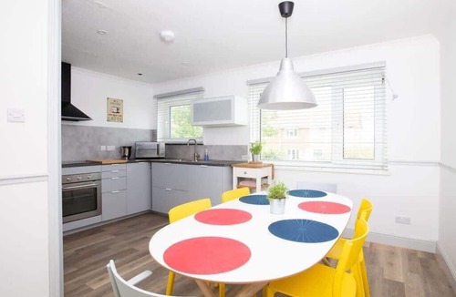 Selsey House | Bright & Modern Selsey Seafront Home