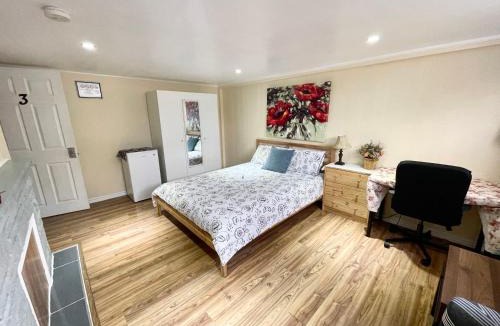 Sullivan House | Bright&Modern Space Perfect for couple and Family Step to public transit in Toronto