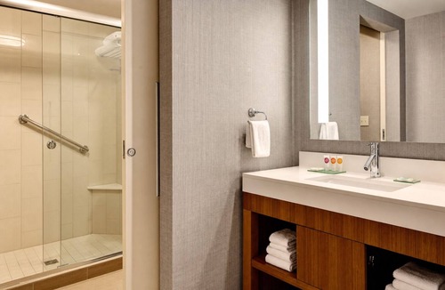 South Side Hotel | Bright & Modern Suites w/Free Parking Near Downtown Corpus Christi - 2 Units
