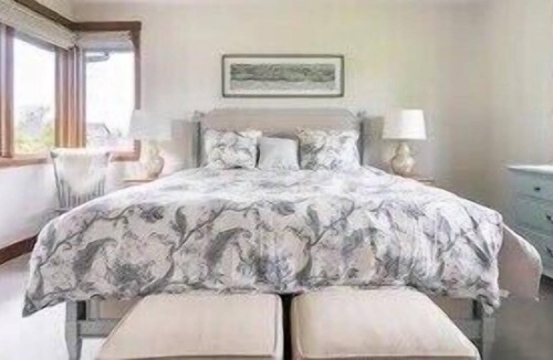 Maltby Villa | Bright , monden and golf course house