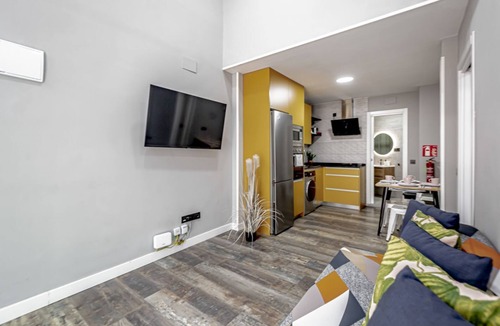 Bellas Vistas House | Bright near 4 Caminos - REINA VICTORIA Apartment