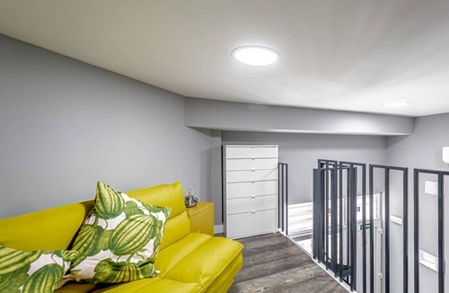 Bellas Vistas House | Bright near 4 Caminos - REINA VICTORIA Apartment