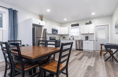Dubuque House | Bright New 2BR House-Parking + Washer/Dryer