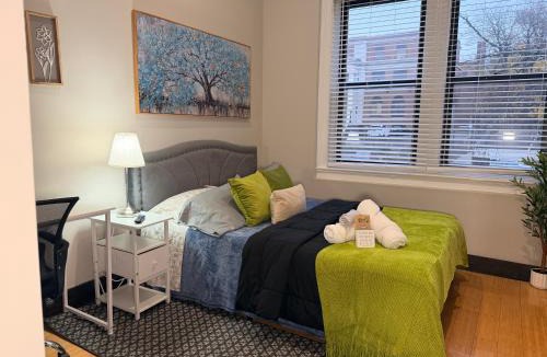 Englewood House | Bright & New Room Shared Apartment NYC Bus