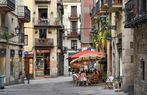 Sant Pere Apartment | Bright, Newly-Renovated 4-Bed Rooftop Apartment with Chill-Out Terrace