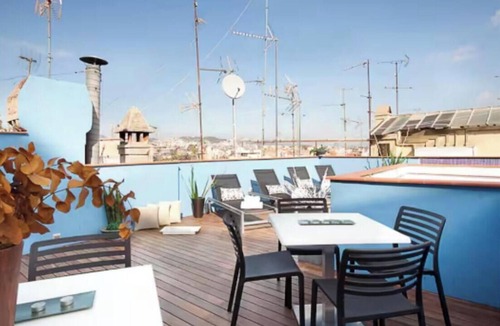 Sant Pere Apartment | Bright, Newly-Renovated 4-Bed Rooftop Apartment with Chill-Out Terrace