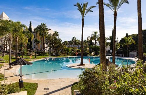 Marbella Apartment | Bright Nordic style penthouse in beachside resort