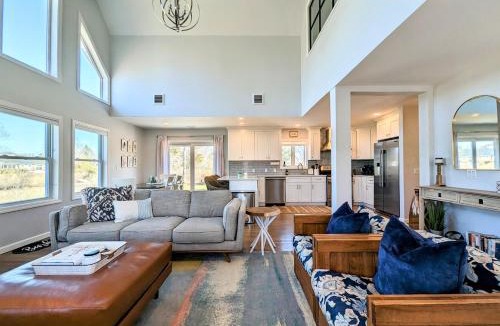 Southold House | Bright Oasis in Beautiful North Fork Wine Country