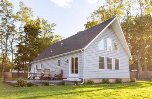 Southold House | Bright Oasis in Beautiful North Fork Wine Country