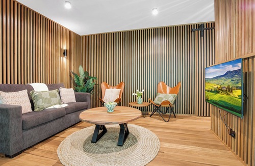 Bright Apartment | Bright on the River (Buffalo Apartment 1)