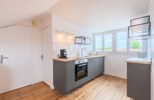 Vauban - Wazemmes Apartment | Bright one bedroom next to Wazemmes market