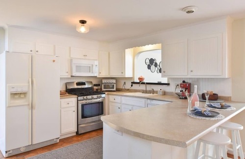 Marstons Mills House | Bright & Open Central A/C Dog Friendly!