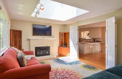 Marstons Mills House | Bright & Open Central A/C Dog Friendly!