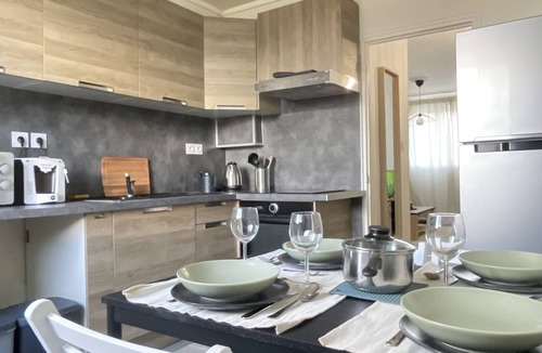 Montauban Apartment | Bright, open-plan apartment