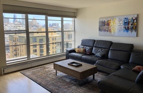 Pacific Heights Apartment | Bright Pacific Heights condo with expansive views