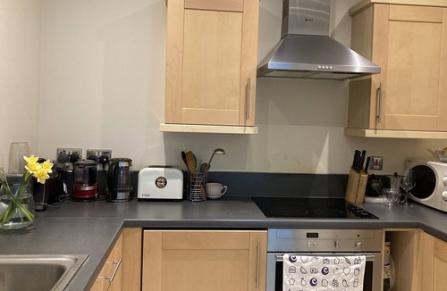 East Acton Apartment | Bright & Peaceful North Acton Flat with Modern Comforts ✨