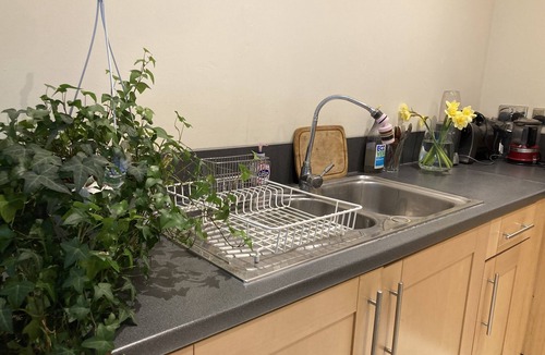 East Acton Apartment | Bright & Peaceful North Acton Flat with Modern Comforts ✨