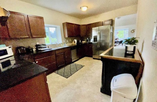 Haller Lake House | Bright Peaceful Private Room in North Seattle Great Transit Access