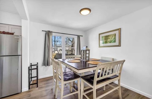 Cuyahoga Falls House | Bright pet-friendly home w/private backyard