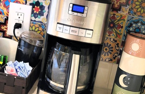 Walnut Street House | Bright Pet-Friendly 2BR Cottage Near MSU with Backyard Firepit