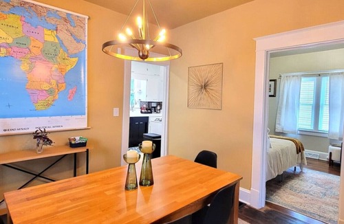 Walnut Street House | Bright Pet-Friendly 2BR Cottage Near MSU with Backyard Firepit