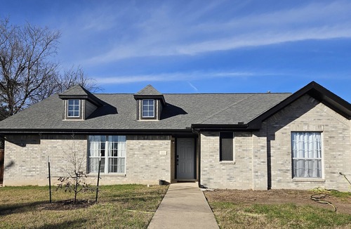 Springbrook House | Bright Pflugerville Family Retreat