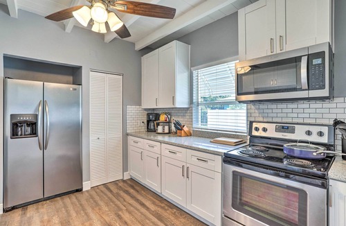 Pinellas Park House | Bright Pinellas Park Getaway w/Private Pool!
