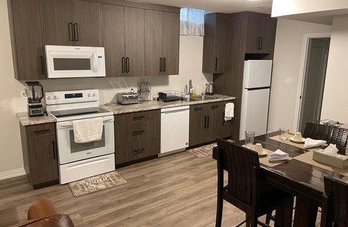 Fonthill Apartment | Bright Private 2BR Suite | Near Niagara Falls | Family-Friendly