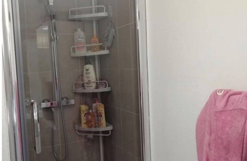 Santy - La Plaine Bed & Breakfast | Bright private bedroom with desk