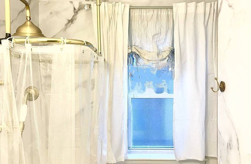 North Brookline Apartment | Bright Private Room BU MIT Longwood Harvard Med -3 Bed Apt- Grads Profes Doctors