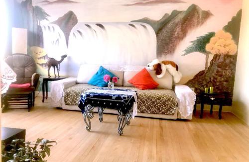 Brossard House | Bright Private Room near Montreal Fast WiFi