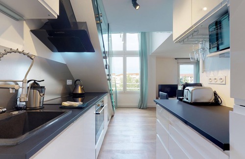 Tonkin Sud Apartment | Bright & quiet 2BR apt. with 2 bathrooms & garage