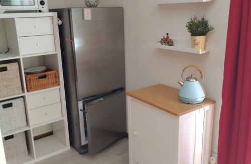 Montessuy Apartment | Bright, quiet, cosy studio overlooking park