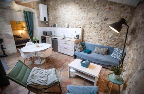 Avignon City Centre House | Bright, quiet Mazet in historic center
