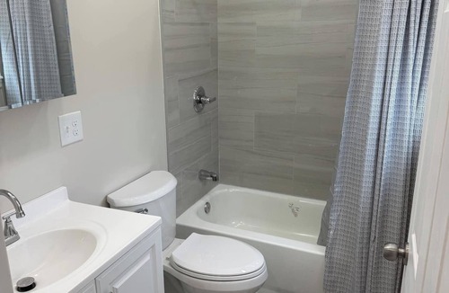 Watervliet Apartment | Bright Renovated 3BR Apartment w Private Entrance