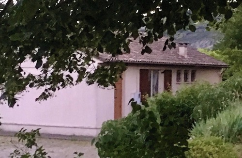Les Assions House | Bright renovated house | garage | exterior