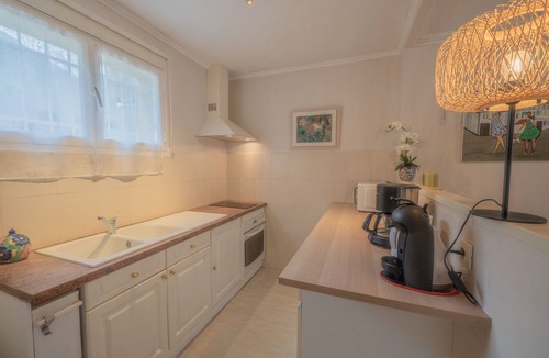 Tarascon-sur-Ariege Apartment | Bright Retreat with Veranda – Artistic Stay for Two in Ariège