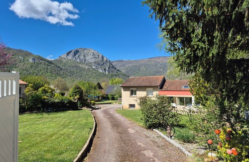 Tarascon-sur-Ariege Apartment | Bright Retreat with Veranda – Artistic Stay for Two in Ariège