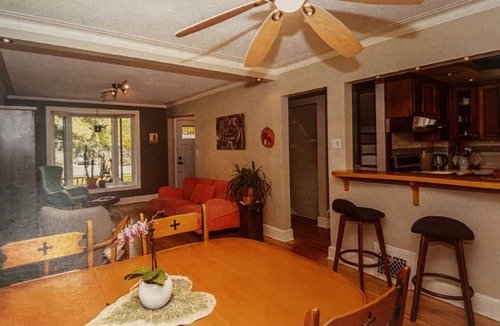 Old Ottawa East House | Bright Room in Beautiful Old Ottawa East.nSteps from Canal.nOttawa at its best.