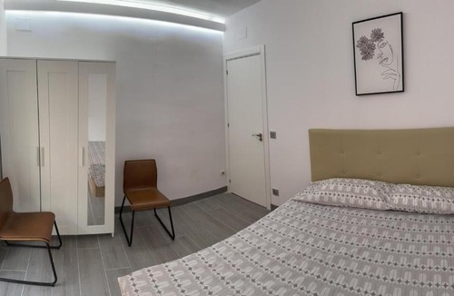 La Bordeta House | Bright Rooms near Plaza España