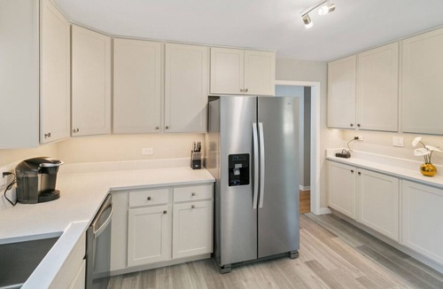 Libertyville House | Bright & Roomy 5BR – Family-Ready Near Naval Base!